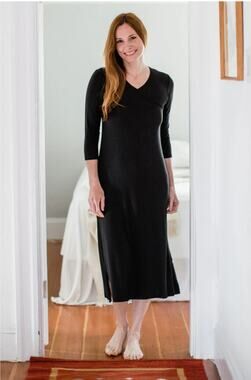 HALEY CROSSOVER FRONT 3/4
SLEEVE BAMBOO NIGHTGOWN - XL - Black